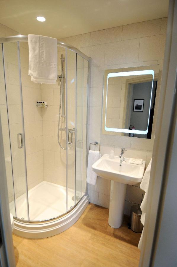 The George Hotel Castletown Luaran gambar